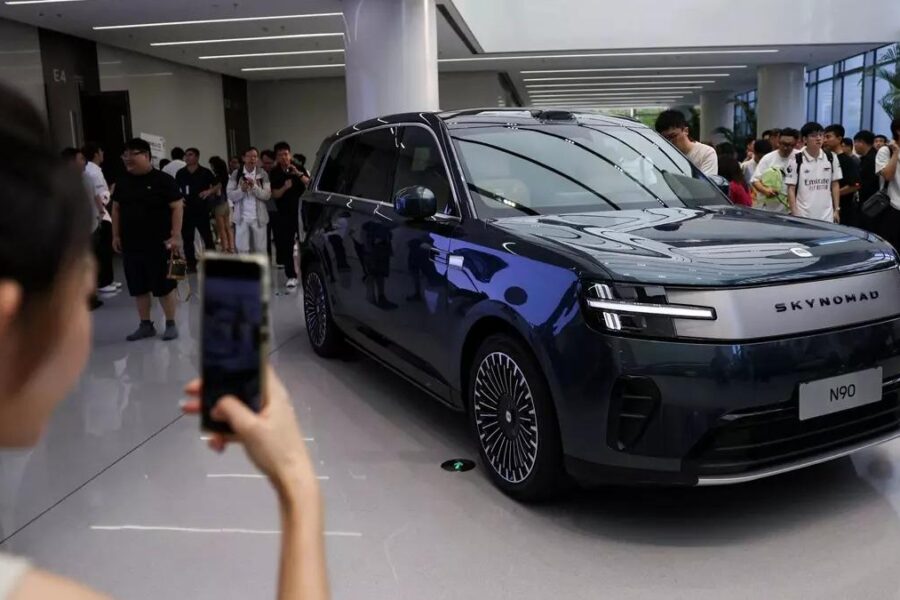 SUV mới của Xiaomi chính thức trình làng, có thể chạy 505 km không cần xăng, giá từ 38.400 USD